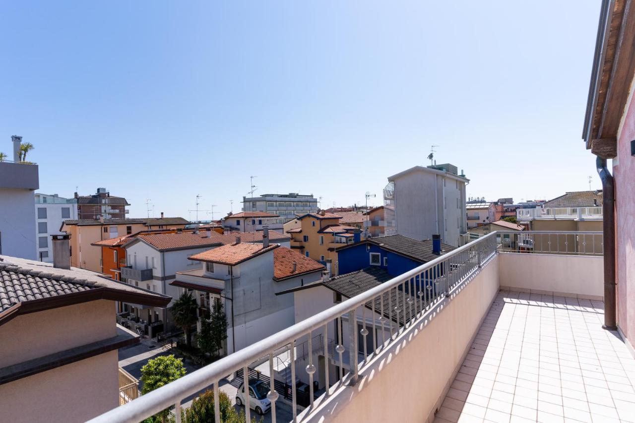 Maestrale Canova Apartments Caorle Ngoại thất bức ảnh